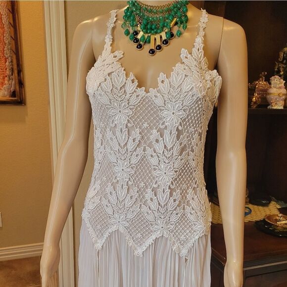 Vintage Flora Nikrooz ivory white nightgown dress. - Picture 14 of 16